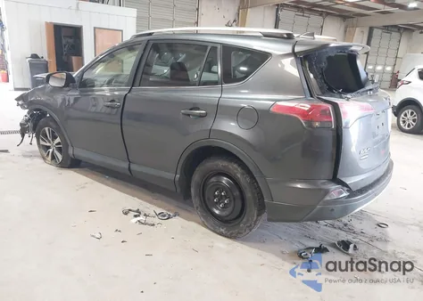2017 Toyota Rav4 Xle z USA, uszkodzony, nr VIN JTMWFREV8HD102605